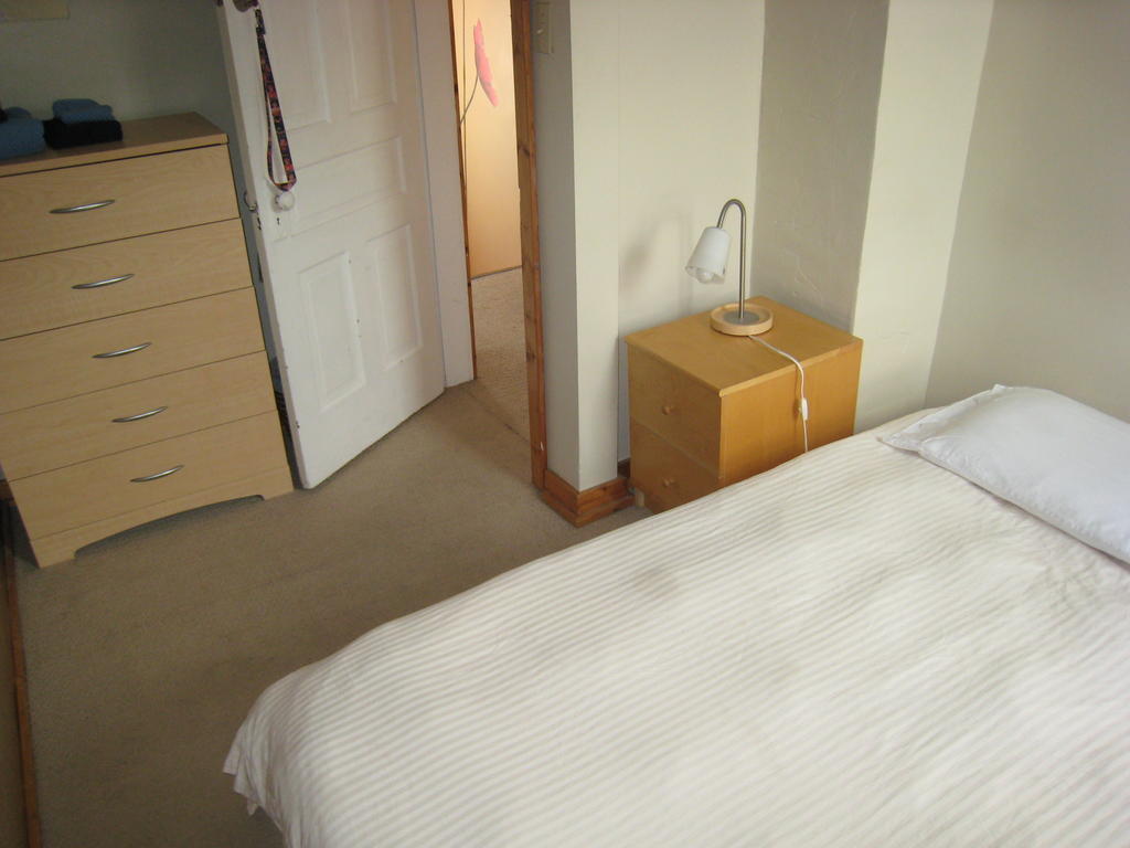 Poppi'S Guesthouse Revelstoke Habitación foto